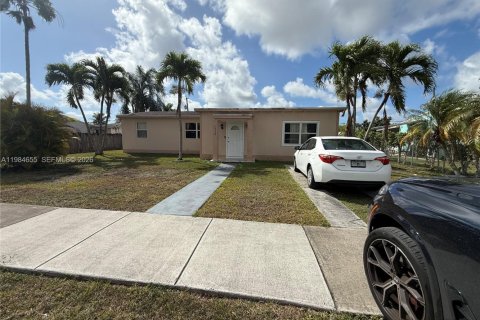 Дом в Хомстед, Флорида 3 спальни, 132.29м2 № 2047374