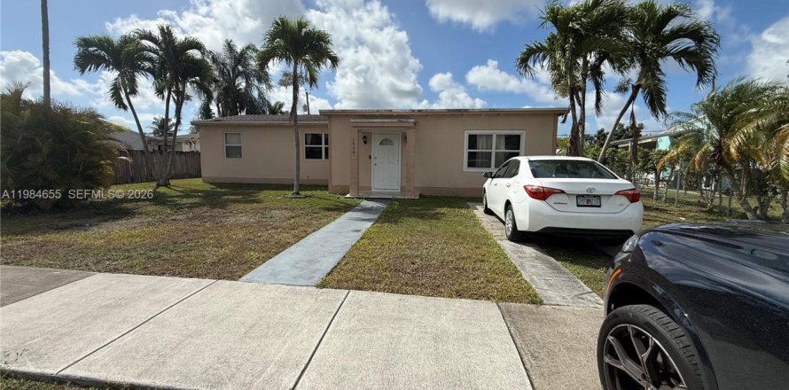 Дом в Хомстед, Флорида 3 спальни, 132.29м2 № 2047374