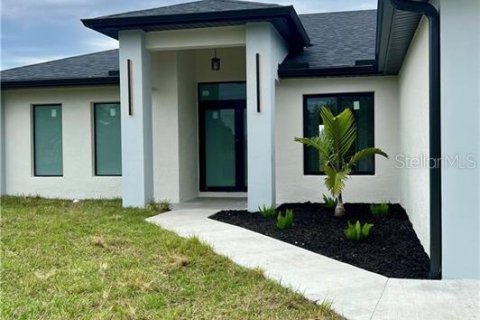 House in Lehigh Acres, Florida 3 bedrooms, 151.34 sq.m. № 1868939 - photo 3