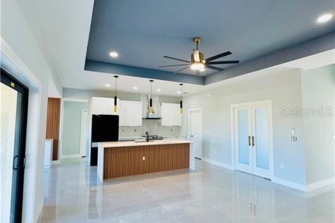 House in Lehigh Acres, Florida 3 bedrooms, 151.34 sq.m. № 1868939 - photo 5