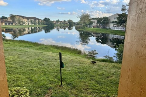 Condominio en alquiler en Miami, Florida, 2 dormitorios, 83.24 m2 № 1947891 - foto 16