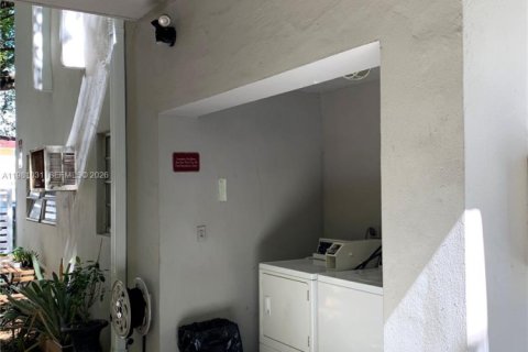 Copropriété à louer à Coral Gables, Floride: 1 chambre, 1700.11 m2 № 2044217 - photo 14