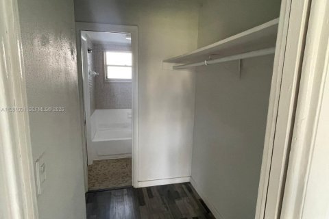 Copropriété à louer à Coral Gables, Floride: 1 chambre, 1700.11 m2 № 2044217 - photo 24