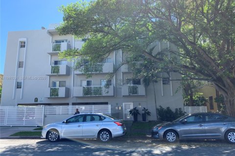 Copropriété à louer à Coral Gables, Floride: 1 chambre, 1700.11 m2 № 2044217 - photo 4