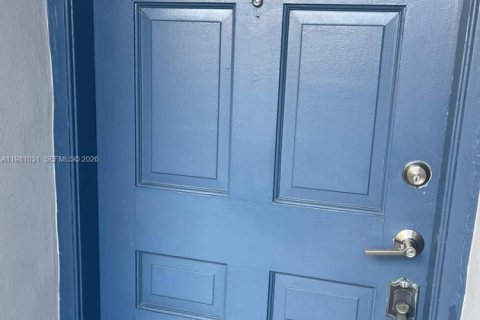 Copropriété à louer à Coral Gables, Floride: 1 chambre, 1700.11 m2 № 2044217 - photo 17