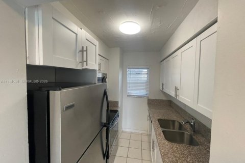 Copropriété à louer à Coral Gables, Floride: 1 chambre, 1700.11 m2 № 2044217 - photo 23