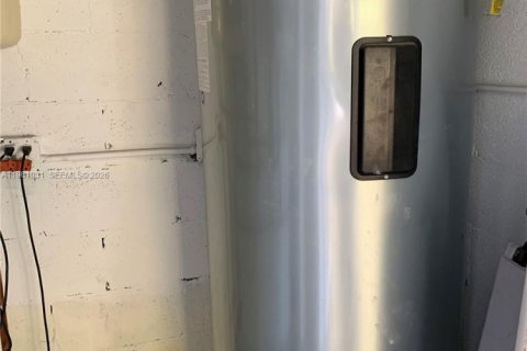 Copropriété à louer à Coral Gables, Floride: 1 chambre, 1700.11 m2 № 2044217 - photo 16