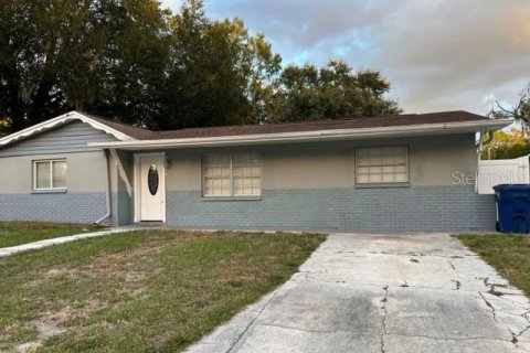 House in Lutz, Florida 4 bedrooms, 164.44 sq.m. № 2239500 - photo 2