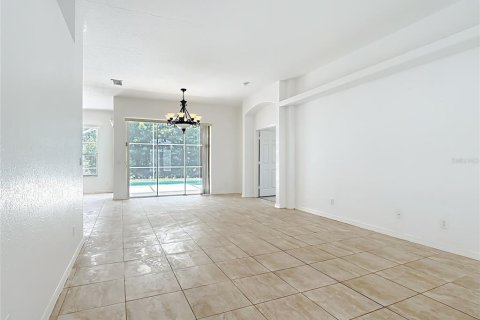 House in Davenport, Florida 4 bedrooms, 224.45 sq.m. № 2207824 - photo 24