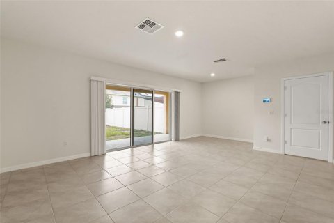 Adosado en venta en Kissimmee, Florida, 3 dormitorios, 142.14 m2 № 2196179 - foto 9