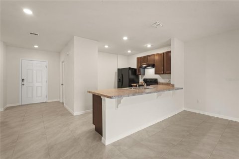 Adosado en venta en Kissimmee, Florida, 3 dormitorios, 142.14 m2 № 2196179 - foto 8