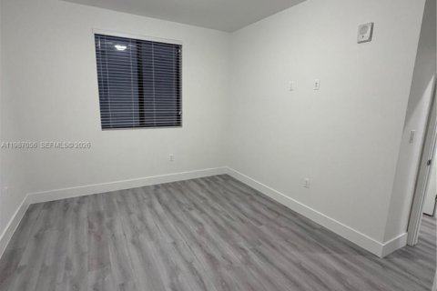 Apartment in Hialeah, Florida 2 bedrooms, 1819.49 sq.m. № 2046544 - photo 11