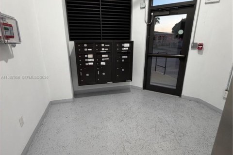 Apartment in Hialeah, Florida 2 bedrooms, 1819.49 sq.m. № 2046544 - photo 18