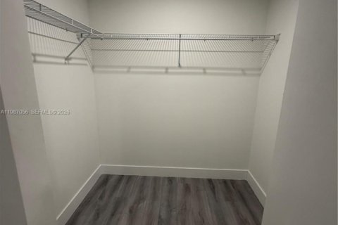 Apartment in Hialeah, Florida 2 bedrooms, 1819.49 sq.m. № 2046544 - photo 10