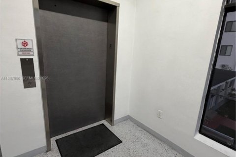 Apartment in Hialeah, Florida 2 bedrooms, 1819.49 sq.m. № 2046544 - photo 17