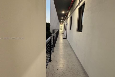 Apartment in Hialeah, Florida 2 bedrooms, 1819.49 sq.m. № 2046544 - photo 14