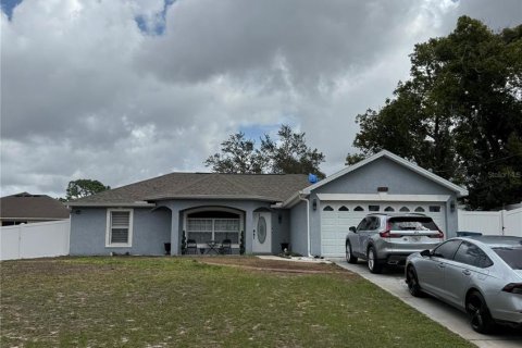 Villa ou maison à Spring Hill, Floride 3 chambres, 134.71 m2 № 2213748