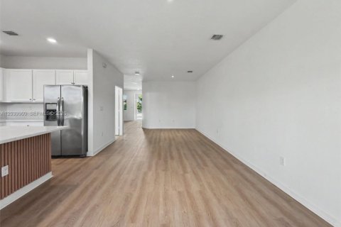 Adosado en alquiler en Homestead, Florida, 3 dormitorios, 175.31 m2 № 2085810 - foto 13