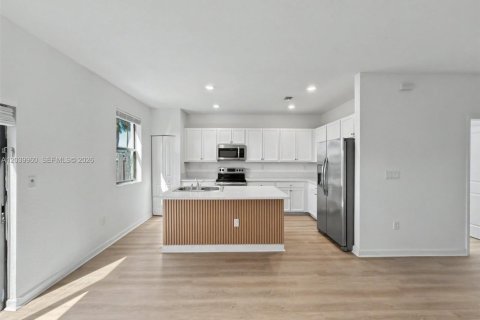 Adosado en alquiler en Homestead, Florida, 3 dormitorios, 175.31 m2 № 2085810 - foto 2