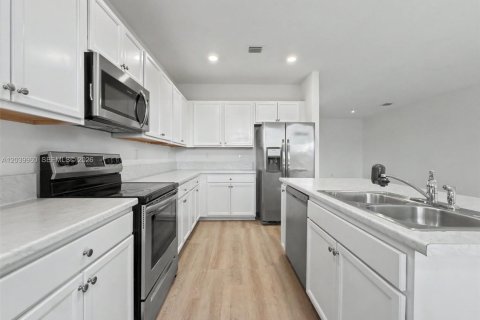 Adosado en alquiler en Homestead, Florida, 3 dormitorios, 175.31 m2 № 2085810 - foto 3