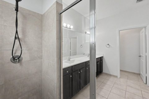 Adosado en alquiler en Homestead, Florida, 3 dormitorios, 175.31 m2 № 2085810 - foto 20