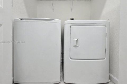 Adosado en alquiler en Homestead, Florida, 3 dormitorios, 175.31 m2 № 2085810 - foto 23