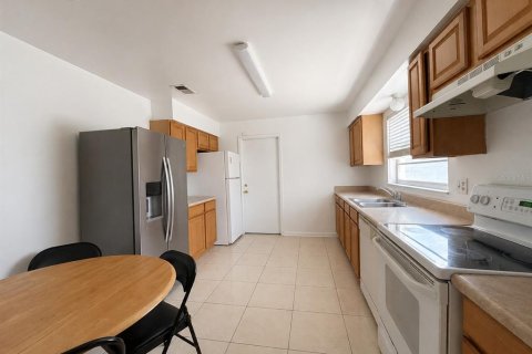 Casa en venta en Orlando, Florida, 4 dormitorios, 148.55 m2 № 2215237 - foto 8