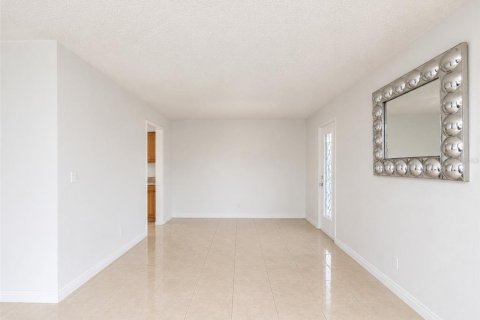 Casa en venta en Orlando, Florida, 4 dormitorios, 148.55 m2 № 2215237 - foto 5