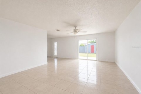 Casa en venta en Orlando, Florida, 4 dormitorios, 148.55 m2 № 2215237 - foto 2