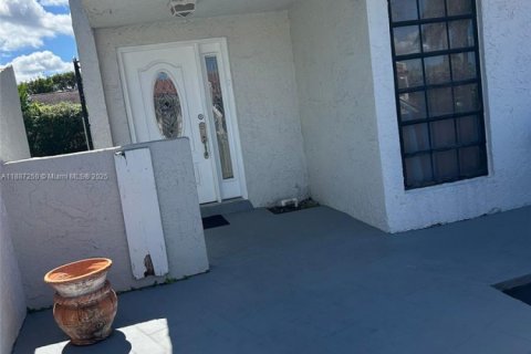 Villa ou maison à vendre à Miami, Floride: 3 chambres, 106.28 m2 № 1938784 - photo 8