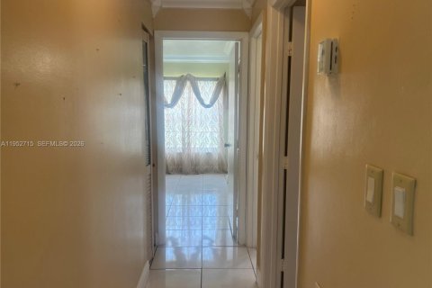 Casa en alquiler en Hialeah, Florida, 2 dormitorios, 96.99 m2 № 2008575 - foto 18