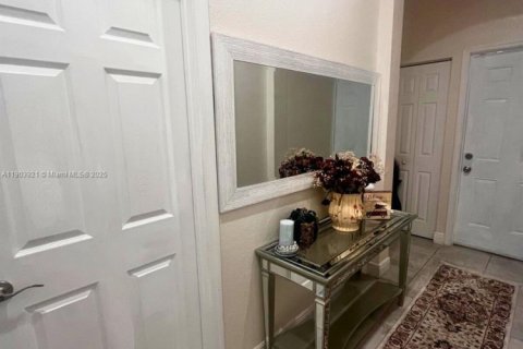 Villa ou maison à louer à Homestead, Floride: 1 chambre, 152.17 m2 № 1954816 - photo 2