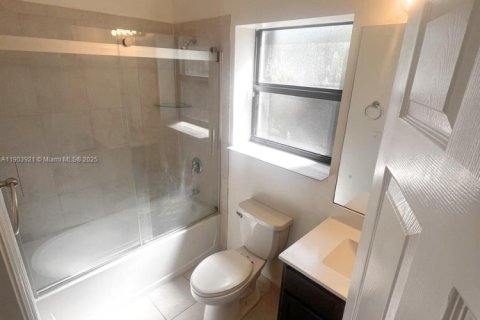 Villa ou maison à louer à Homestead, Floride: 1 chambre, 152.17 m2 № 1954816 - photo 8