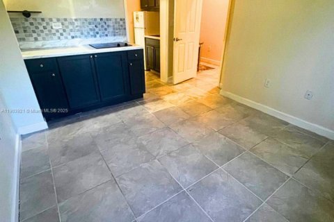 Villa ou maison à louer à Homestead, Floride: 1 chambre, 152.17 m2 № 1954816 - photo 4