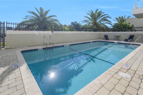 Купить кондоминиум в Майами-Бич, Флорида 2 спальни, 66.89м2, № 2008039 - фото 17