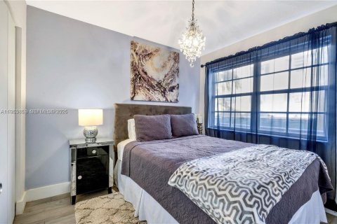 Купить кондоминиум в Майами-Бич, Флорида 2 спальни, 66.89м2, № 2008039 - фото 10