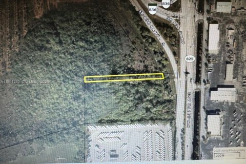 Immobilier commercial à vendre à Miami, Floride № 2024333 - photo 2