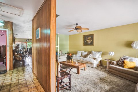 Купить коммерческую недвижимость в Корал-Спрингс, Флорида 367.52м2, № 1956056 - фото 8