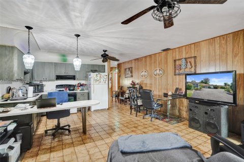 Купить коммерческую недвижимость в Корал-Спрингс, Флорида 367.52м2, № 1956056 - фото 24