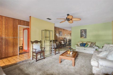 Купить коммерческую недвижимость в Корал-Спрингс, Флорида 367.52м2, № 1956056 - фото 5