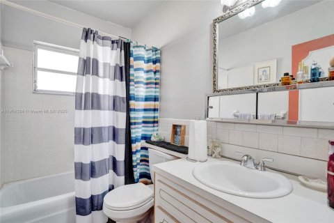 Купить коммерческую недвижимость в Корал-Спрингс, Флорида 367.52м2, № 1956056 - фото 13