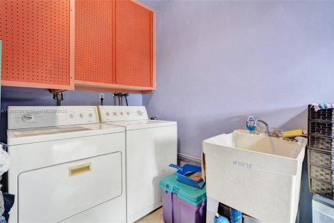 Купить коммерческую недвижимость в Корал-Спрингс, Флорида 367.52м2, № 1956056 - фото 25