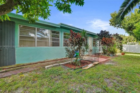 Купить коммерческую недвижимость в Корал-Спрингс, Флорида 367.52м2, № 1956056 - фото 30