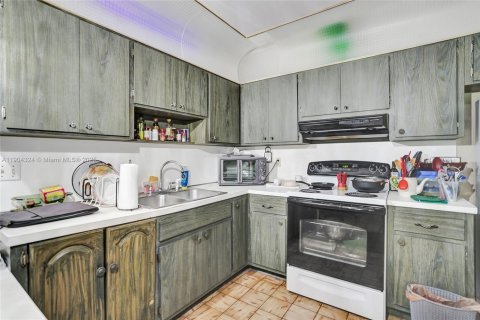 Купить коммерческую недвижимость в Корал-Спрингс, Флорида 367.52м2, № 1956056 - фото 22