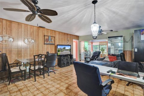 Купить коммерческую недвижимость в Корал-Спрингс, Флорида 367.52м2, № 1956056 - фото 19