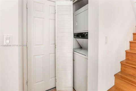 Купить таунхаус в Холливуд, Флорида 2 спальни, 130.43м2, № 2032850 - фото 23