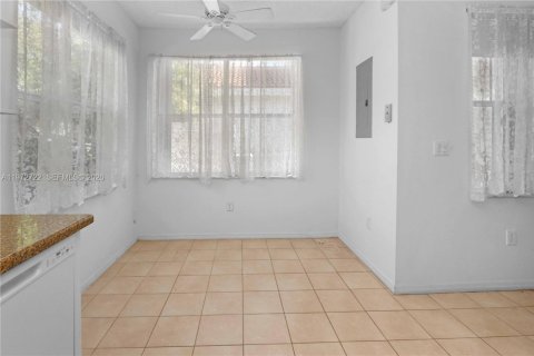 Купить таунхаус в Холливуд, Флорида 2 спальни, 130.43м2, № 2032850 - фото 18