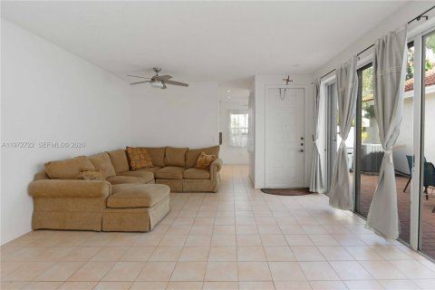 Купить таунхаус в Холливуд, Флорида 2 спальни, 130.43м2, № 2032850 - фото 8