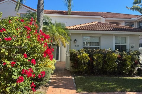 Townhouse in Hollywood, Florida 2 bedrooms, 130.43 sq.m. № 2032850 - photo 2