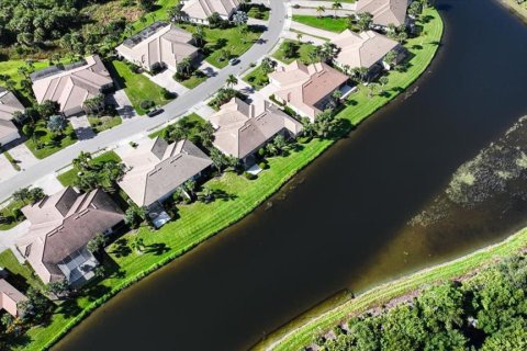 Villa ou maison à vendre à Port Charlotte, Floride: 2 chambres, 146.51 m2 № 2419736 - photo 28